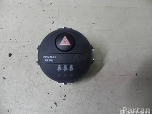 Toyota 83950 0D050-A / 839500D050A YARIS (_P13_) 2014 Éclairage d'urgence / interrupteur de danger