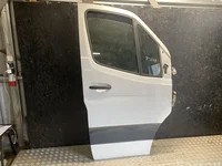 Mercedes-Benz Sprinter (907/910) 2019 Porte Right Front