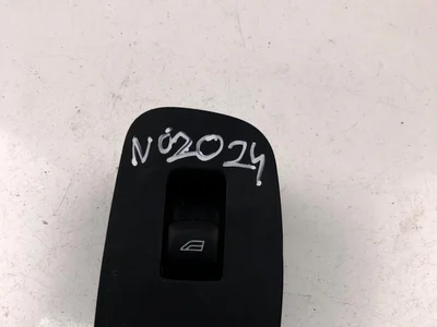 Volvo 83284001 V60 2018 Bouton de lève-vitre - Image 1