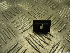 BMW 9358969 5 (G30) 2019 Bouton d'ouverture du bouchon d'essence