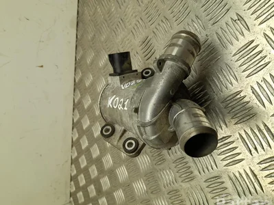 Ford KS7E-8501-BA / KS7E8501BA MONDEO V Saloon 2019 Pompe à eau - Image 1