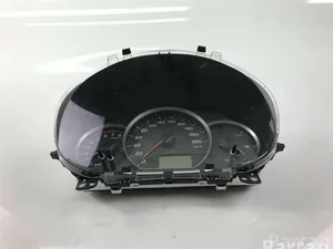 Toyota 83800-0DP60 / 838000DP60 YARIS (_P13_) 2012 Tablero de instrumentos