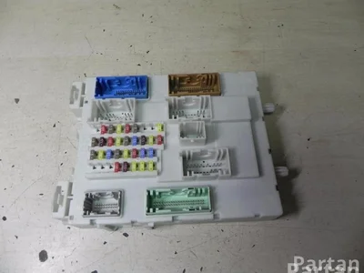 Ford BV6T-14014-BSC / BV6T14014BSC FOCUS III 2013 Boîte à fusibles - Image 1