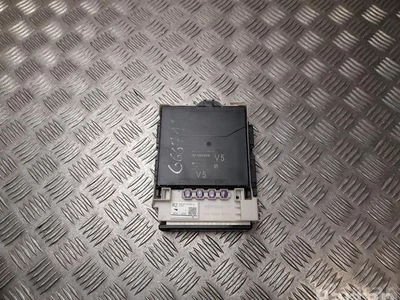 Toyota 82730-42890, 89221-42331 / 8273042890, 8922142331 RAV 4 V 2020 Boîte à fusibles - Image 1