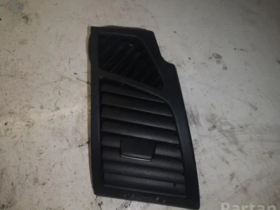 BMW 7059188 1 Convertible (E88) 2009 Prise d'air / Conduit d'air d'admission - Image 1