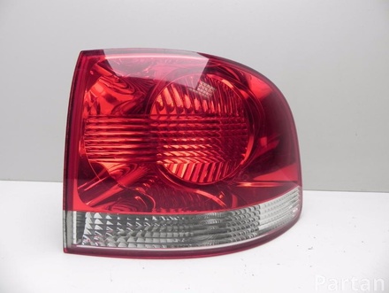 VW 7L6 945 096 K, 7L6 945 258 / 7L6945096K, 7L6945258 TOUAREG (7LA, 7L6, 7L7) 2005 Taillight Right