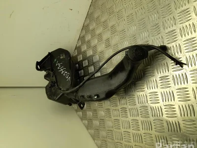 Tesla 1607948-00-B / 160794800B Model Y 2021 Réservoir d'eau de nettoyage - Image 1