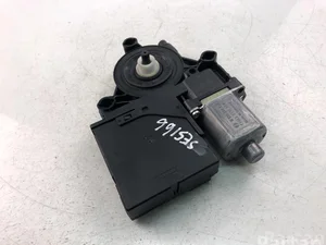 Volkswagen 3AA959702A PASSAT (362) 2013 Window lifter motor