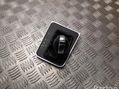 Volkswagen 517 713 203 A / 517713203A GOLF SPORTSVAN (AM1) 2017 Bouton de levier de vitesse - Image 1