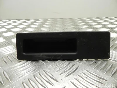 BMW 7463161 4 Coupe (F32, F82) 2017 Bouton du coffre à bagages - Image 1