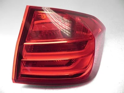 BMW 6321 7259896-07, 183611-12 / 6321725989607, 18361112 3 (F30, F80) 2013 Feu arrière - Image 1