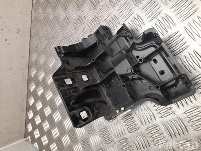 Land Rover K8D2-002A57-AA / K8D2002A57AA Range Rover Evoque II L551 2023 Кронштейн  передняя несущая панель (Телевизор) - Изображение 1