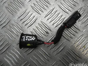 Kia 93555-2P000 / 935552P000 SORENTO II (XM) 2014 Bouton d'ouverture du bouchon d'essence