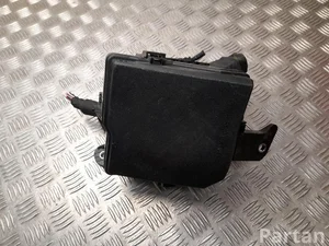 Lexus 82662-52B50, 82644-V2020 / 8266252B50, 82644V2020 LBX 2025 Caja de fusibles