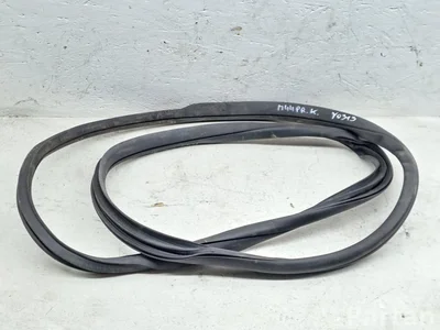 Mercedes-Benz A2056970051 C-CLASS (W205) 2015 Joint d'étanchéité de porte Left Front - Image 1