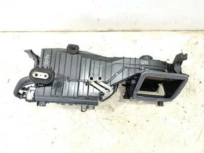 Jaguar GX53-19B555, GX53-19B555-AD, EX53-19B555, GX53-19B555, EX53-19E963, GX53-19E963 / GX5319B555, GX5319B555AD, EX5319B555, GX5319B555, EX5319E963, GX5319E963 F-TYPE Coupe (X152) 2016 Prise d'air / Conduit d'air d'admission - Image 1