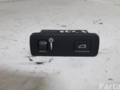 Volvo P31376510 V90 II 2018 Выключатель багажной двери - Изображение 1
