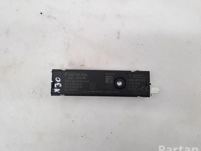 Mercedes-Benz A2229055804 C-CLASS (W205) 2015 Amplificateur d'antenne - Image 1