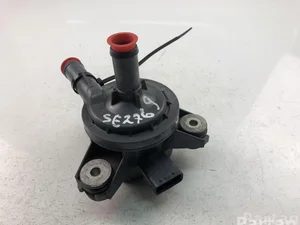 Toyota G9040-48010 / G904048010 RAV 4 IV (_A4_) 2015 Pompe à eau