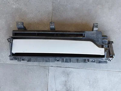 BMW 86980-GI000, 86989-GI000 / 86980GI000, 86989GI000 1 (F21) 2014 Grill - Image 1