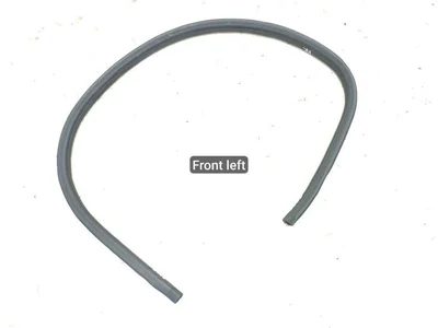 Maserati 82295000 GRAN TURISMO 2011 Uszczelka drzwi z przodu z lewej - Zdjęcie 1