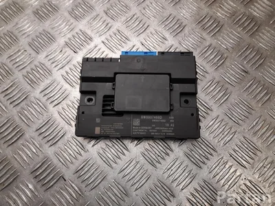 Audi 8W8 907 468 D / 8W8907468D A5 (F53) 2018 Diagnosis interface for data bus (gateway) - Image 1