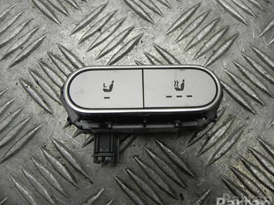 Mercedes-Benz A 167 905 98 00 / A1679059800 GLE (W167) (2019 ...) 2019 Interrupteur de chauffage de siège - Image 1