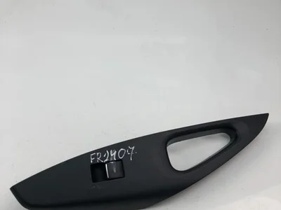 Toyota 74271-02830 / 7427102830 COROLLA ( E210) Sedan 2020 Botón de elevación de ventanas - Imagen 1