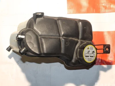 Volvo 6G918K218 XC60 2010 Vase d'expansion du liquide de refroidissement - Image 1