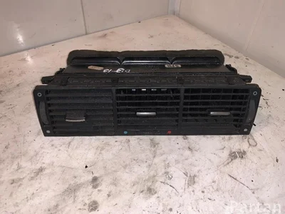 Audi 4D0820951 A8 (4D2, 4D8) 2001 Conduit d'air - Image 1