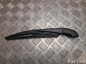 Lexus LBX 2025 Brazo limpiarabrisas