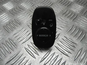 Lexus R516 IS I (JCE1_, GXE1_) 2000 Bouton de miroir électrique