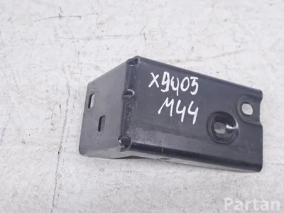 Mercedes-Benz A2056261000 C-CLASS (W205) 2015 Soporte del radiador - Imagen 1