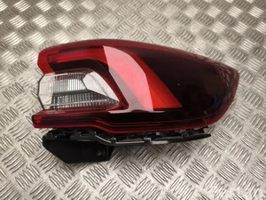 Ford PV4B-13404-AE / PV4B13404AE Kuga III 2025 Lampy tylne z prawej