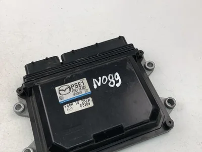 Mazda PSE118881 3 (BM) 2018 Unité de contrôle moteur - Image 1