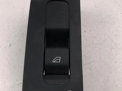 Volvo 31456060 XC40 2021 Bouton de lève-vitre Right Rear - Image 1