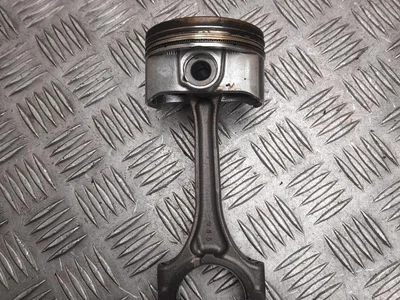 Toyota 1320139295, 1310137250 C-HR (_X1_) 2019 Piston - Image 1