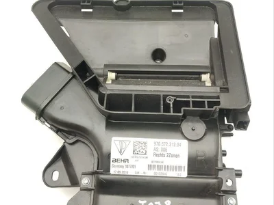 Porsche 970.572.212.04 / 97057221204 PANAMERA (970) 2015 Évent Right Front - Image 1