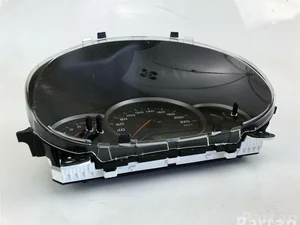 Toyota 83800-0DQ80 / 838000DQ80 YARIS (_P13_) 2013 Tablero de instrumentos