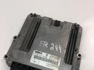 Renault 8200726880; 0281014646 / 8200726880, 0281014646 LAGUNA III (BT0/1) 2010 Unidad de control del motor