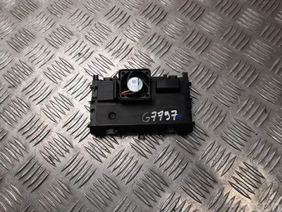 Renault 5A623A9 KANGOO III 2021 Bouton de chargement sans fil - Image 1