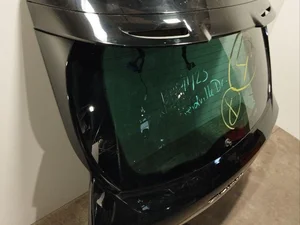 Maserati 06700380420 LEVANTE 2019 Couvercle de coffre