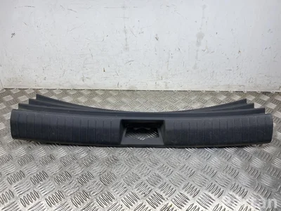 Hyundai 85770-J9000 / 85770J9000 KONA 2019 Panelė bagažinės spynos kilpos - Paveiksliukas 1