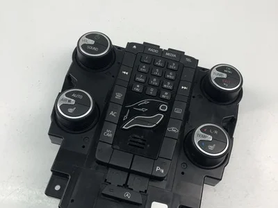 Volvo 31398642 V40 Hatchback 2013 Contrôle automatique de la climatisation - Image 1