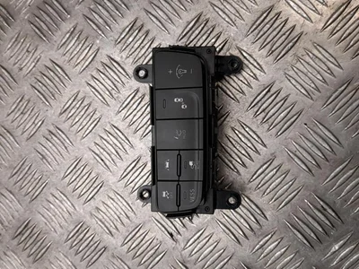 Hyundai 93710-K4570 / 93710K4570 KONA 2020 Commutateur multiple - Image 1