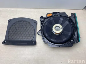 BMW 2622861 ; 6513262286102 ; 2622658 / 2622861, 6513262286102, 2622658 3 (G20) 2021 Głośnik nisko-tonowy z lewej