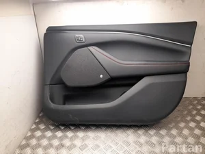 Ford USA LJ8B-R060B00-A, LJ8B-R23756-A / LJ8BR060B00A, LJ8BR23756A Mustang Mach-E 2022 Panneau de garniture de porte