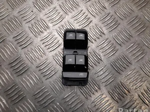 MG 11129171 MG4 Trophy 2024 Bouton de lève-vitre Right Front