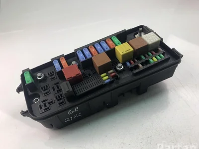 Opel 13205795 VECTRA C 2005 Boîte à fusibles - Image 1