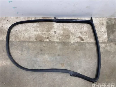 Maserati GHIBLI (M157) 2015 Joint d'étanchéité de porte Right Rear - Image 1